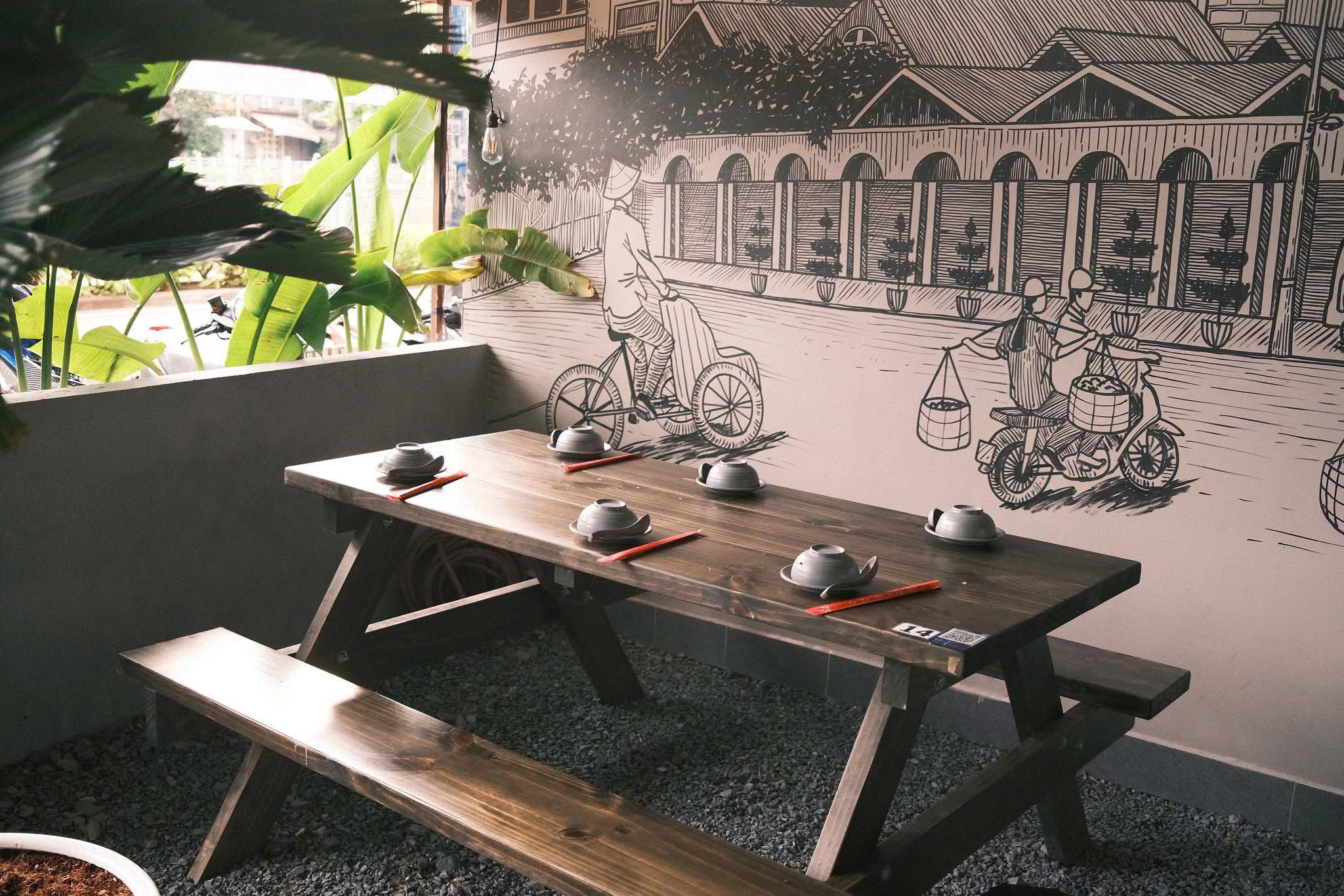 Bộ Bàn Gỗ Thông Băng Liền Chữ A 1m2 – Gọn Nhẹ Cho Quán Nhậu Bình Dân